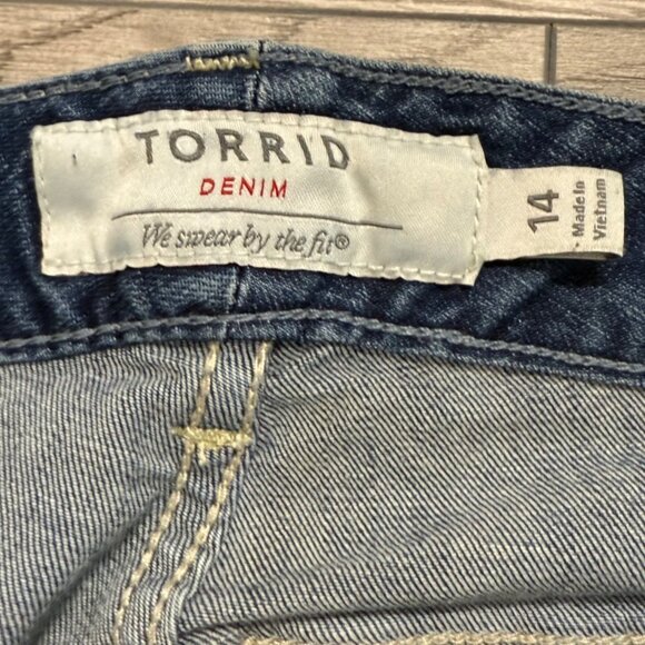 Torrid Ripped Distressed Denim Jeans Womens Size 14 Medium Wash Destroyed - Picture 8 of 14